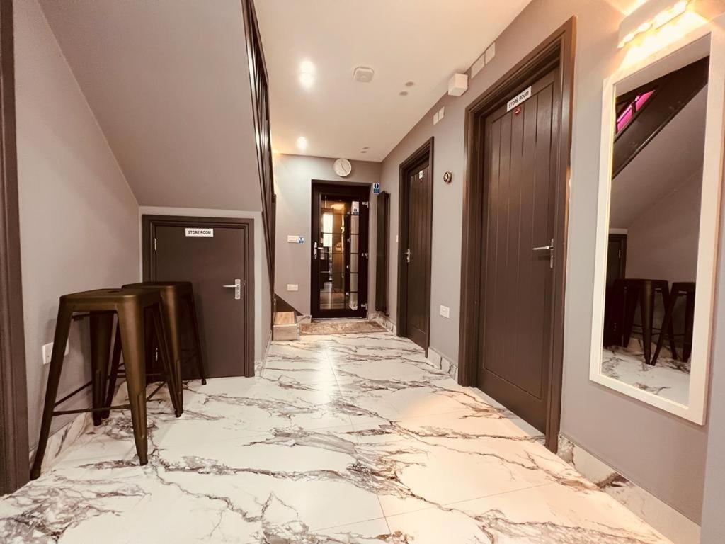 Urban Escape *4 Bedroom House* With Free Parking Birmingham Exterior photo