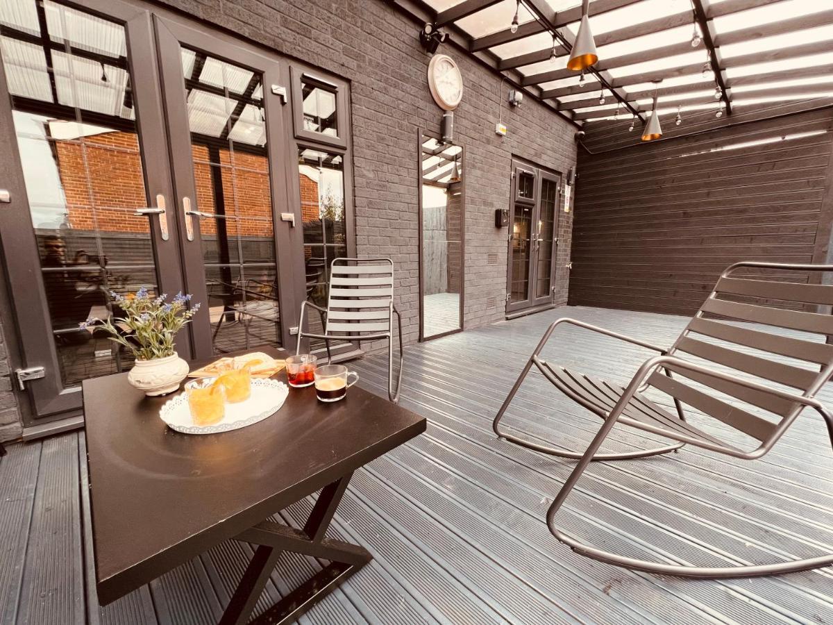 Urban Escape *4 Bedroom House* With Free Parking Birmingham Exterior photo