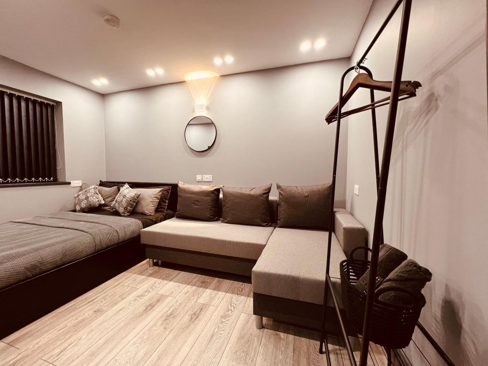 Urban Escape *4 Bedroom House* With Free Parking Birmingham Exterior photo
